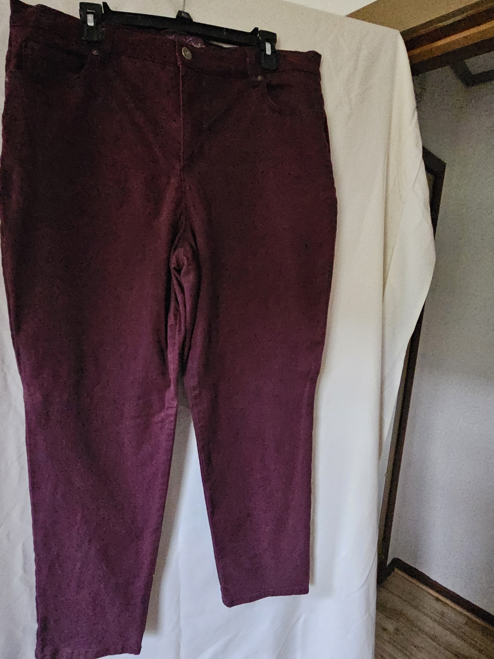 Gloria Vanderbilt Burgundy Ankle-Length Straight Pants
